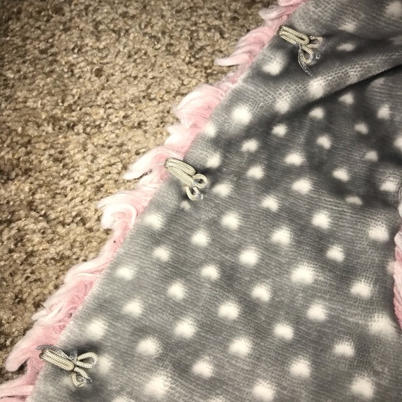 Fuzzy vest - Picture 3 of 5